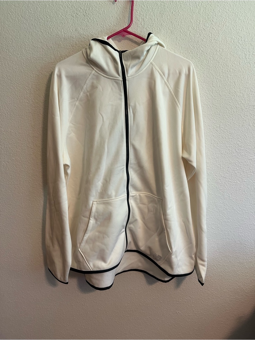 💃🏾 New Balance White Hoodie with Black Trim 2XL